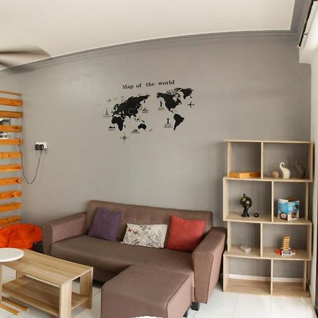 Dt Homestay With Three Room Malacca Exterior photo